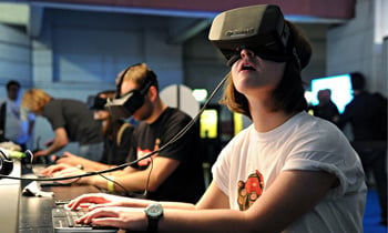 Las gafas de realidad virtual de Facebook ya están a la venta (y son carísimas) 1