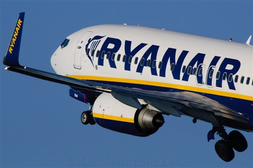 Ryanair vende billetes a cinco euros hasta las 18:00 de hoy 1