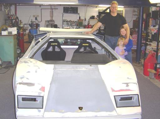 Construye un Lamborghini Countach desde 0 durante 17 años. 20