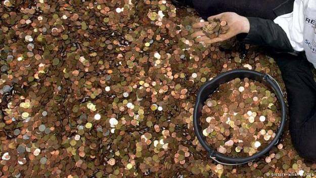 Un cajero del banco central alemán lleva 6 meses contando las monedas de una herencia 1