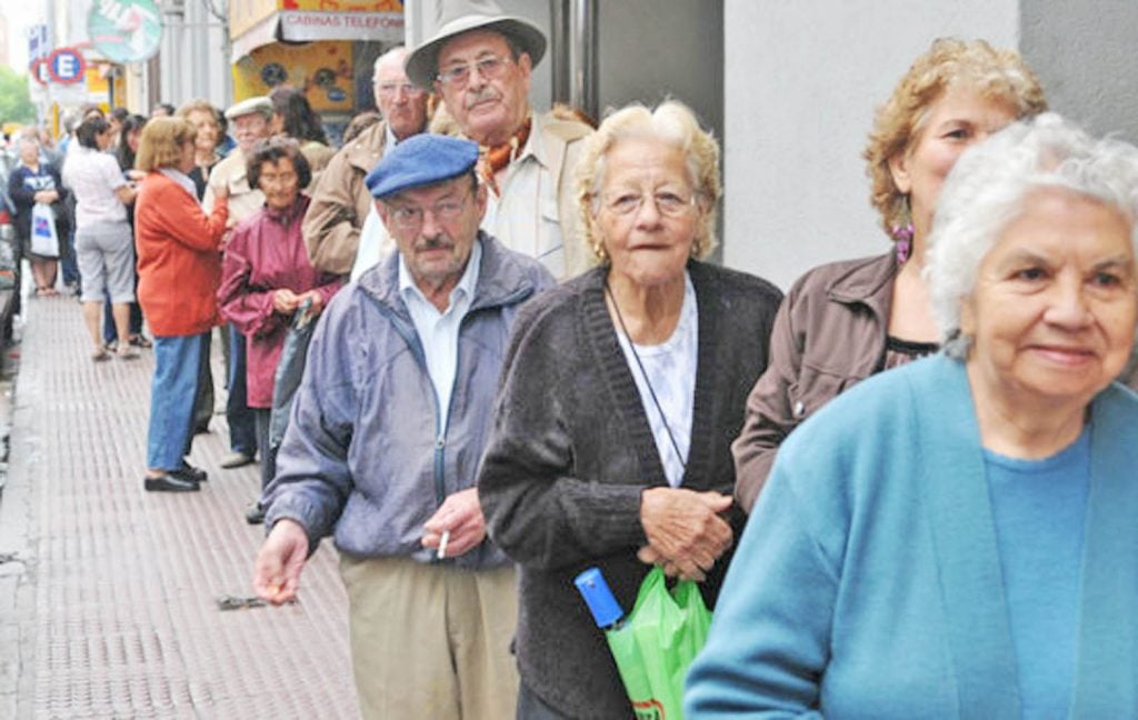 El Gobierno elimina la ayuda de 200 euros para pago de suministros a jubilados propietarios de una vivienda 1