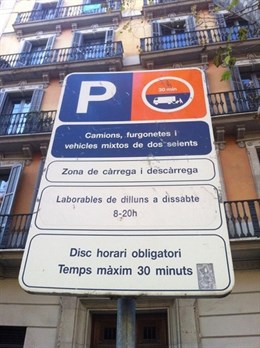 Una juez anula una multa de tráfico porque la señal estaba solo en catalán 4