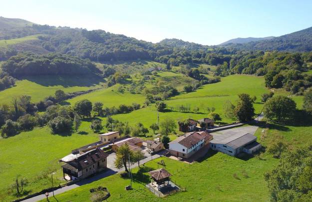 Sale a la venta un precioso pueblo en Asturias por 2.375.000 euros 3