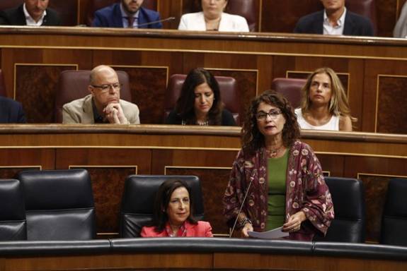 El Gobierno renuncia a implantar el impuesto a la banca 1