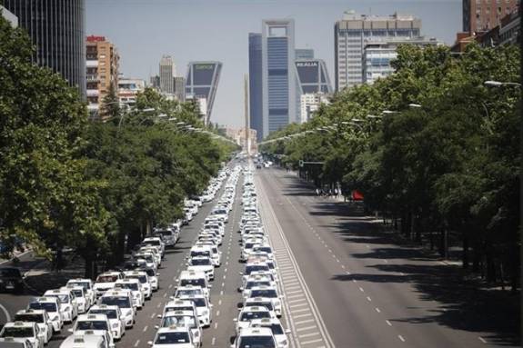 El taxi denuncia ante la CMNC la "huelga a la japonesa" de Uber y Cabify con sus servicios gratis 1