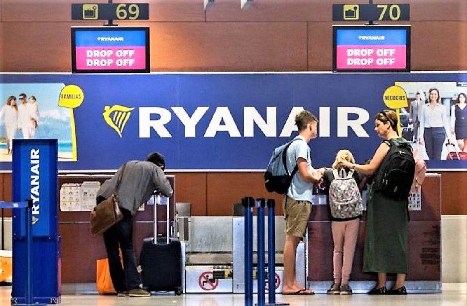 Ryanair cobrará a partir de esta semana por el equipaje de mano 13