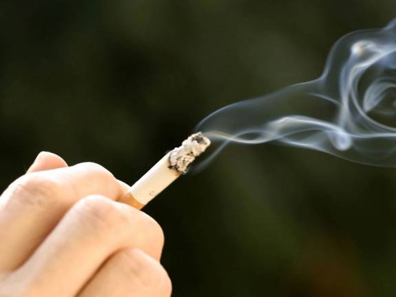 Sanidad estudia prohibir el tabaco en eventos al aire libre y vehículos con niños 4
