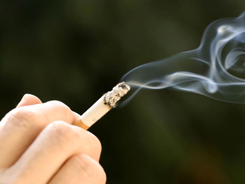 Sanidad estudia prohibir el tabaco en eventos al aire libre y vehículos con niños 1