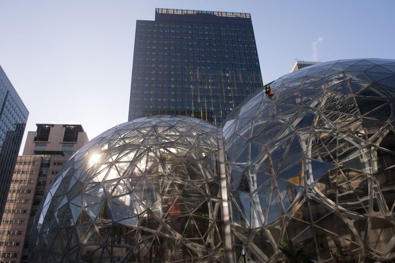 Amancio Ortega será el casero de Amazon tras comprar parte de la sede en Seattle por unos 650 millones 13