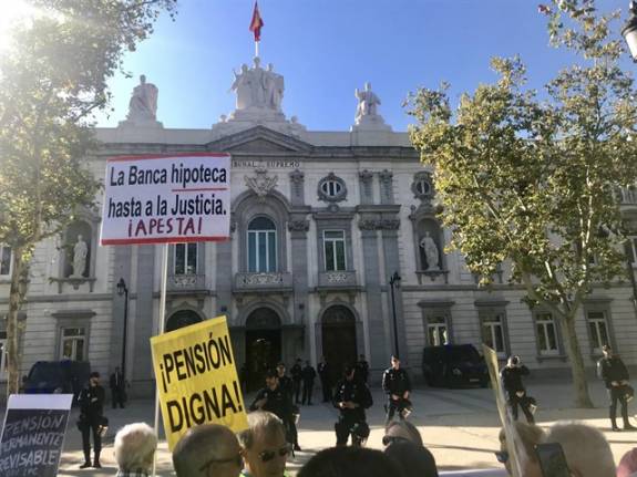 LA OCU pide eliminar el AJD y un cambio de ley para que los bancos paguen los gastos de hipotecas 1