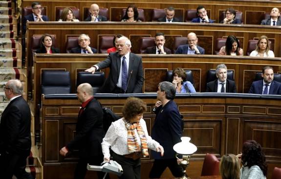 Un diputado de ERC escupe a Borrell en el Congreso 4