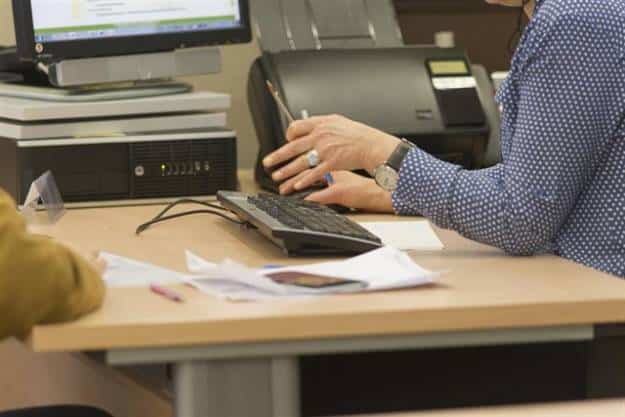 El Gobierno dará 1.300 euros anuales durante 4 años a las empresas que contraten parados de larga duración 1