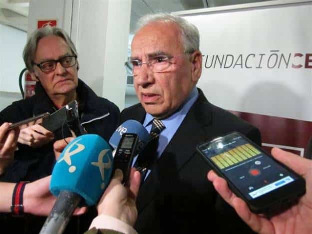Alfonso Guerra duda de que a Torra "le funcione la cabeza" y llama "trastornado" a Puigdemont 4
