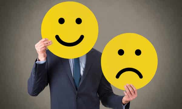 Fingir está bien en el trabajo influye negativamente en la pareja 1