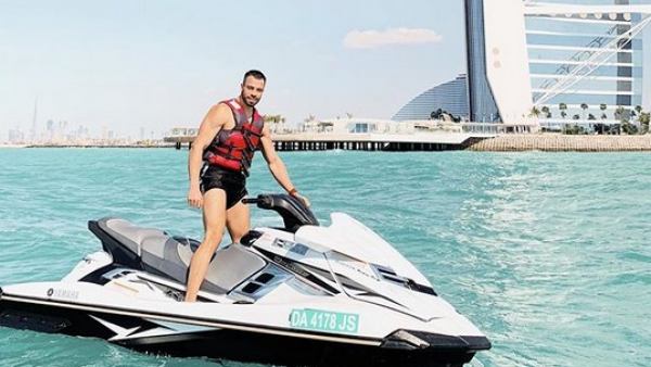Un millonario busca asistente para acompañarlo en sus viajes por 46.000 euros 1
