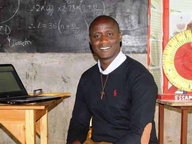 Este docente que da clase en un pueblo remoto de Kenia recibe el premio de mejor profesor del mundo 4