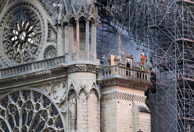 Un grupo empresarial francés donará 200 millones de euros para reconstruir Notre Dame 4