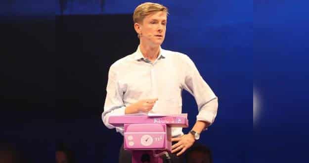 El cofundador de Facebook piensa que ya es hora de romper la empresa y regular la compañía 1
