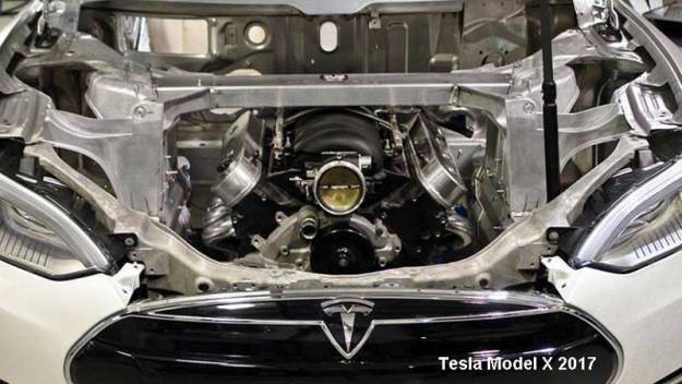 Unos youtubers desmontan el motor de un Tesla y es espectacular 1