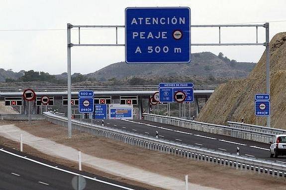 Un peaje de 4 céntimos por kilómetro bastaría para mantener las carreteras en buen estado 1