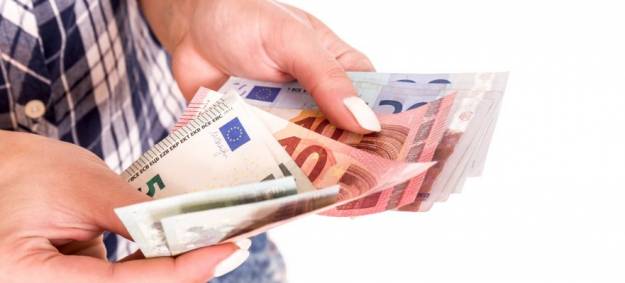 Gobierno, patronal y sindicatos pactan subir el salario mínimo hasta los 950€ 1