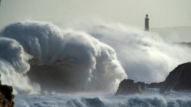 'Gloria' ya está aquí. Un temporal "histórico" con olas de 8 metros en el Mediterráneo, nevadas y frío 4