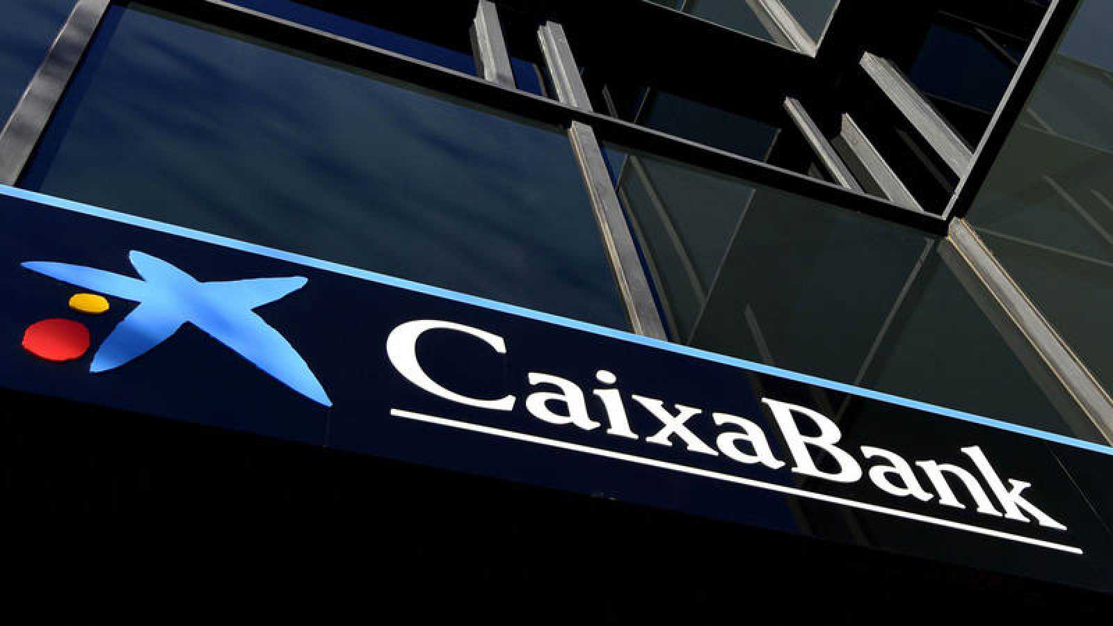 CaixaBank empezará a cobrar hasta 240 euros al año a los clientes menos vinculados 4