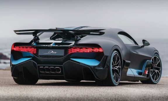 Todo listo para las primeras entregas del "Bugatti Divo" de 6 millones de dólares 1
