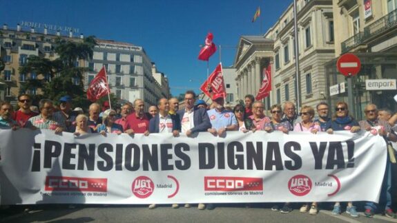Los jubilados cobran de media un 51% más de lo que aportan 1