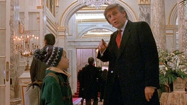 Macaulay Culkin se suma a la petición de eliminar a Donald Trump de Solo en casa 2 4