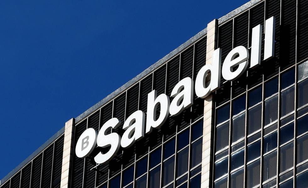 El Banco Sabadell ofrece a sus empleados prejubilaciones desde los 56 años 1