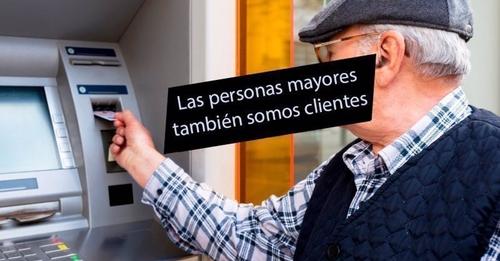 "Me siento apartado por los bancos": un hombre de 78 años recoge 100.000 firmas para que le atiendan presencialmente 1