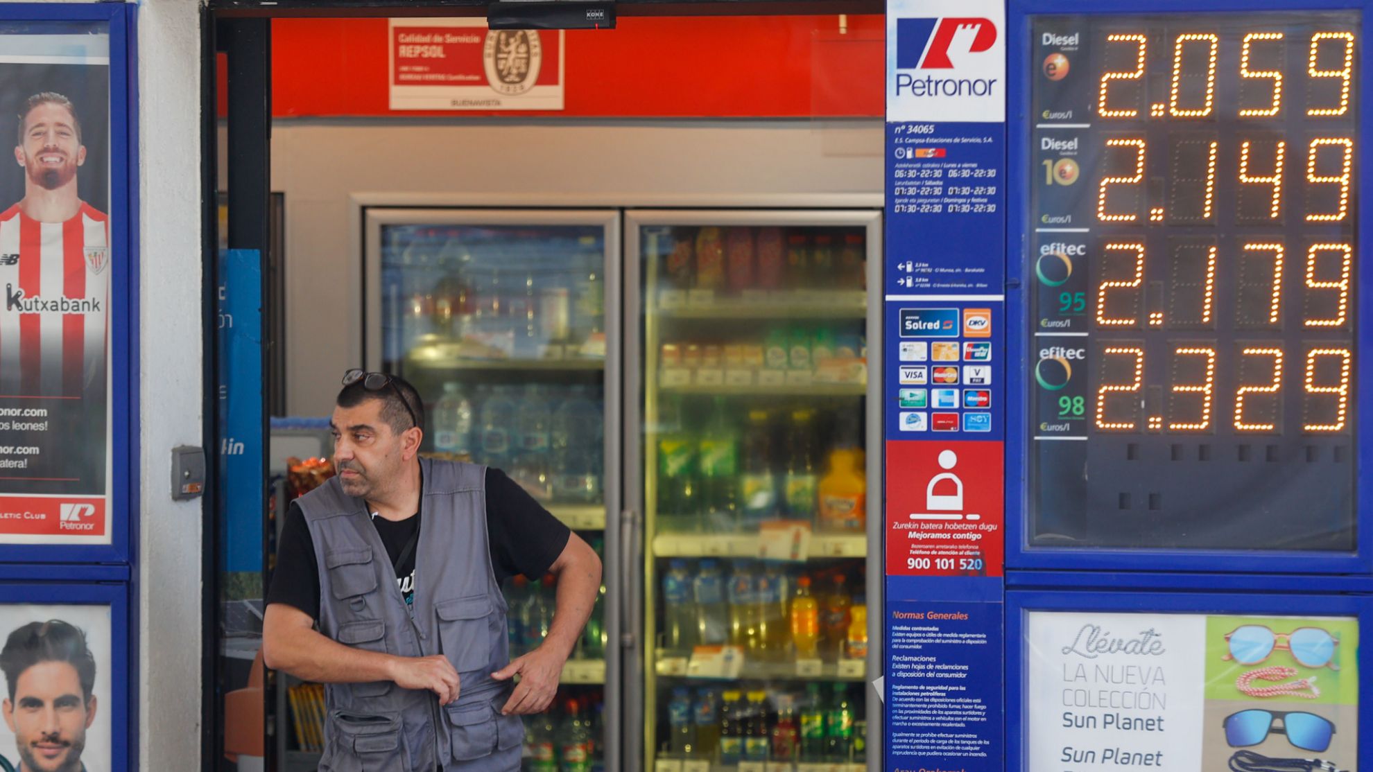 ¿Por qué la gasolina cuesta 1€ más que hace 14 años cuando el petróleo estaba más caro? 1