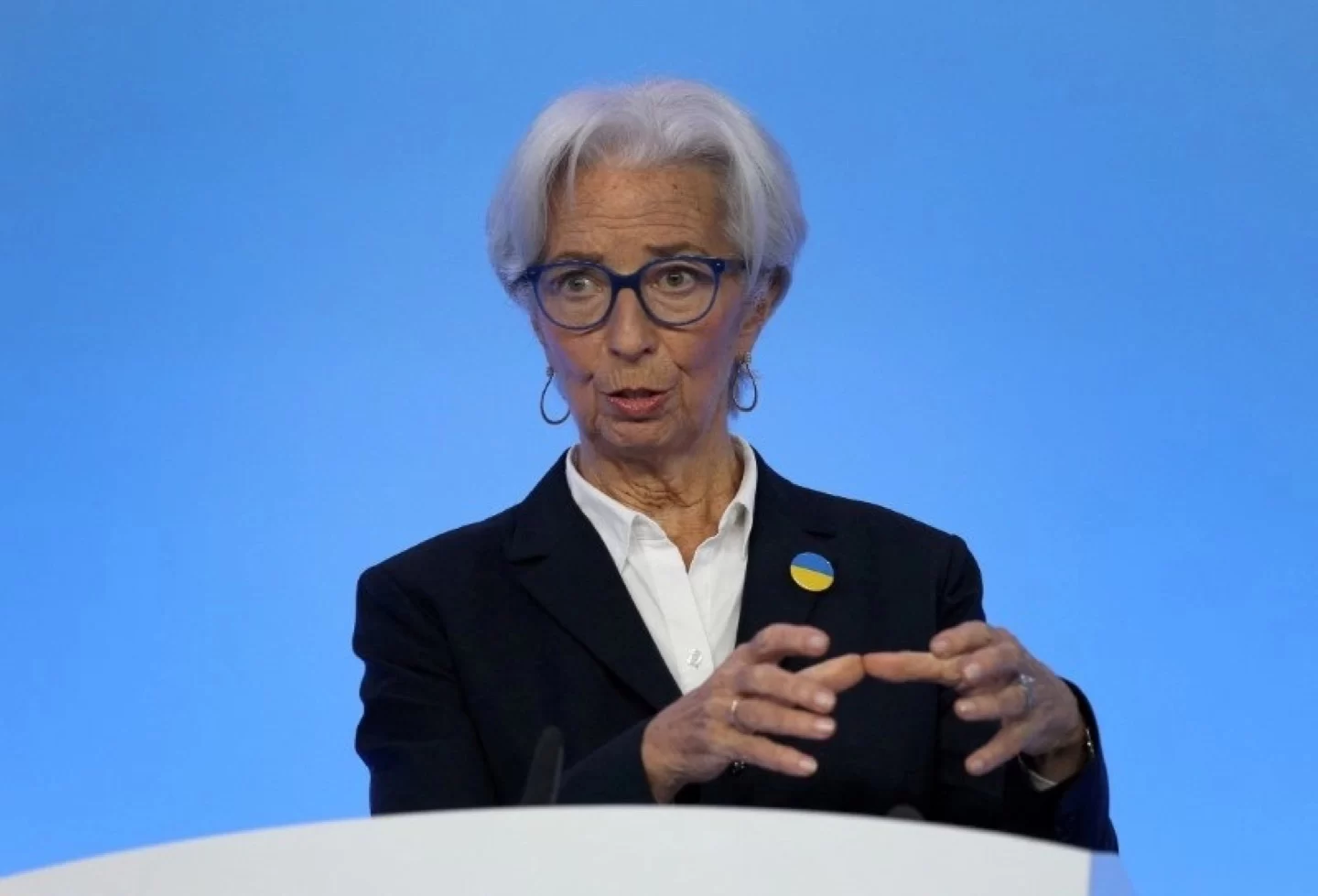Christine Lagarde amenaza con fuertes subidas de los tipos de interés 1