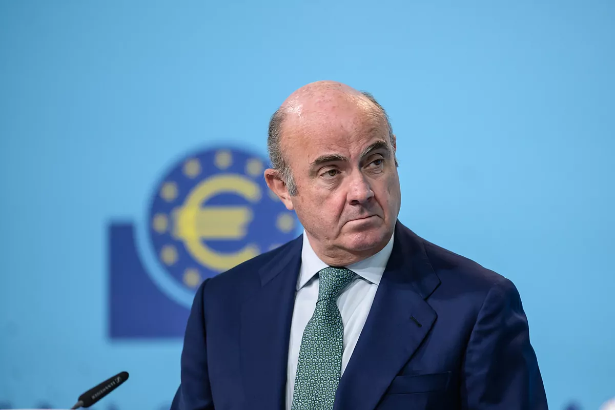 Palazo de Luis de Guindos para los hipotecados 1