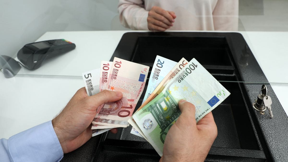 Nos espera un mal año para los ahorradores, otro banco reduce los intereses 1