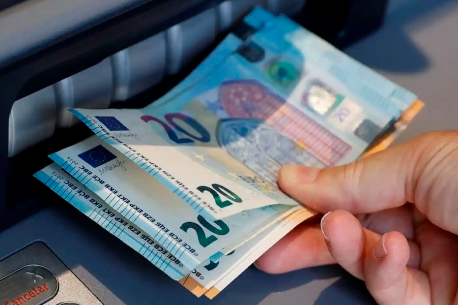¿Cuánto dinero en efectivo debes guardar en casa según el BCE? 1