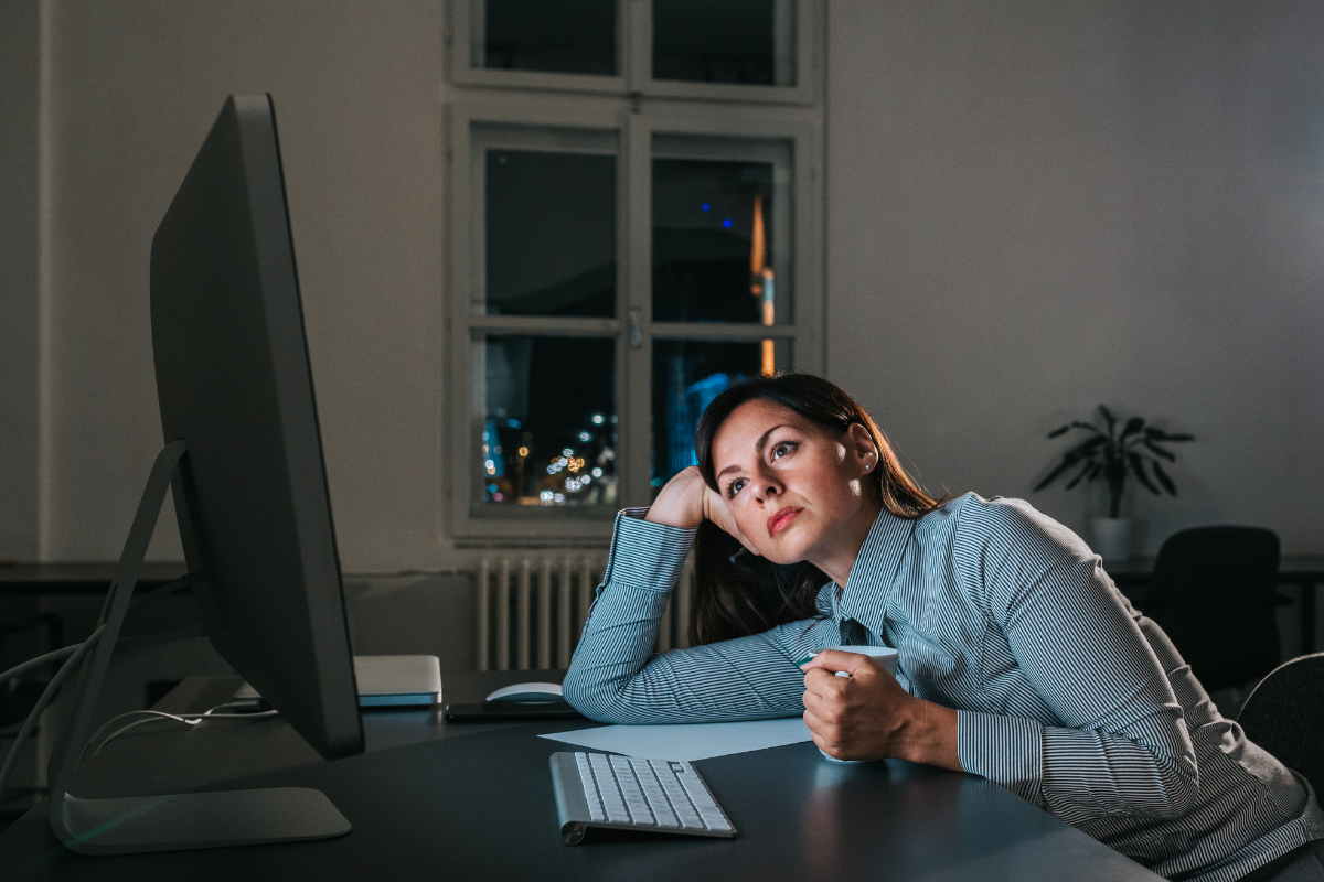 ¿Trabajas más horas y no te las pagan? No eres el único: el 42% de los empleados hace horas extra sin compensación 1