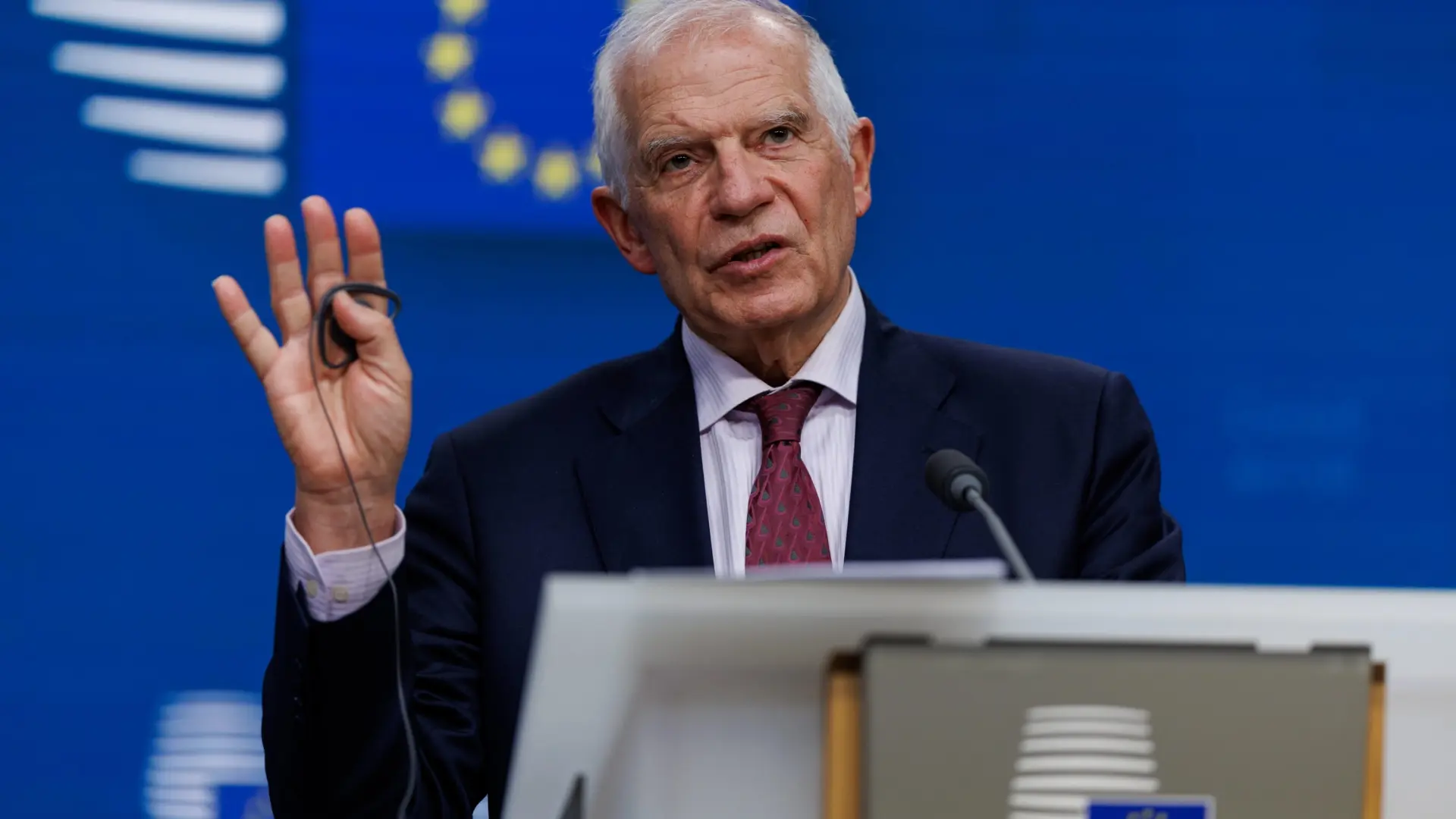 El día en el que timaron a un presidente del parlamento europeo con un doctorado en ciencias económicas 1