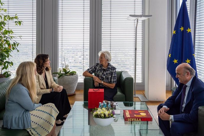 ¿Qué hace Ayuso reunída con Christine Lagarde en el BCE? 1