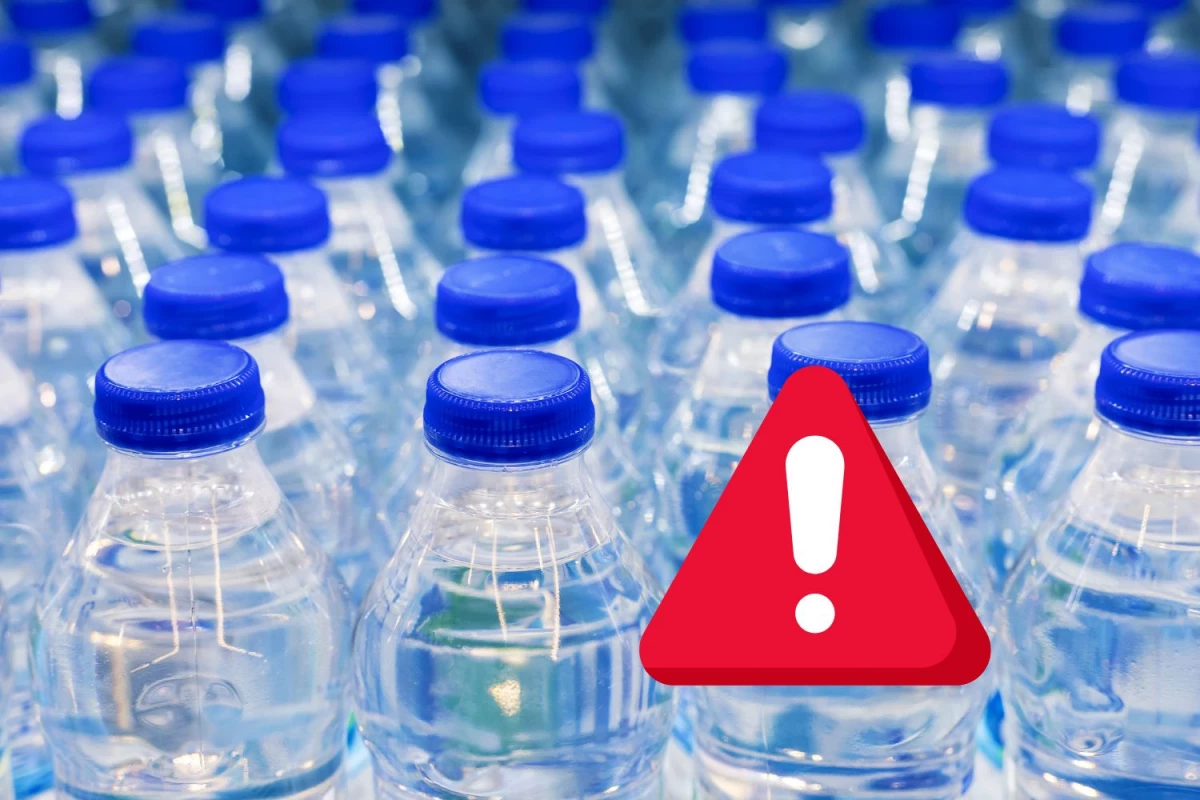 ¿Por qué piden que no bebamos agua emobtellada? 1
