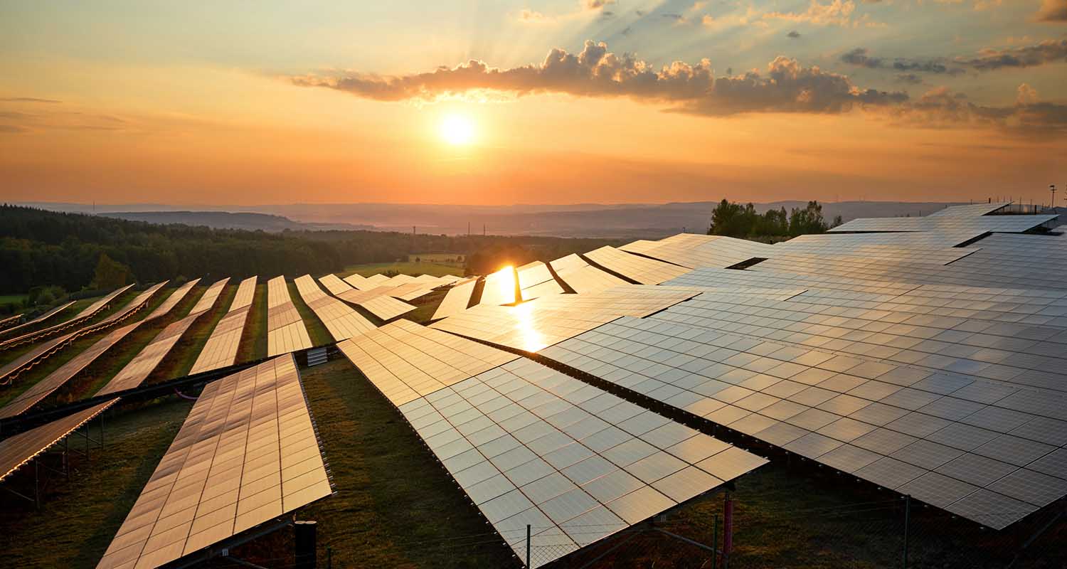 Producir energía sale "demasiado barato". Iberdrola y Endesa frenan la inversión renovable 1